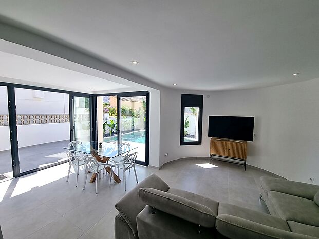 Casa reformada con piscina en una buena zona residencial