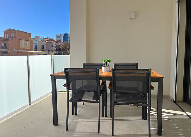 Fantastic, renovated apartment in the center of Empuriabrava