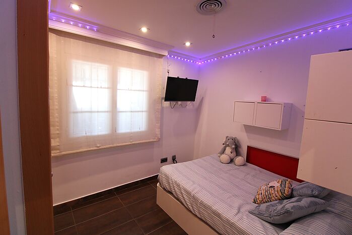 Fantástica casa en planta baja con piscina privada en Empuriabrava