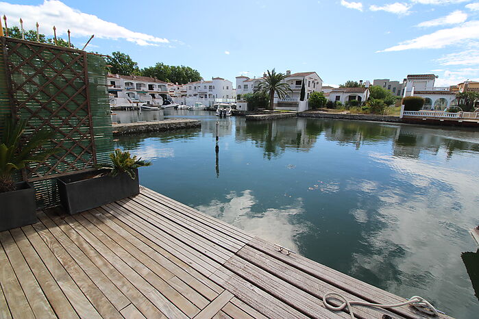 Fantastic villa on the wide canal with pool and boat mooring