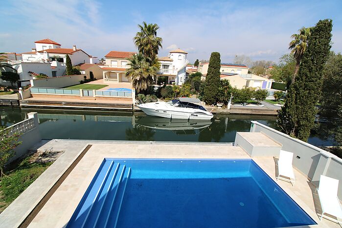 Wonderful newly built villa with boat mooring of 12 m